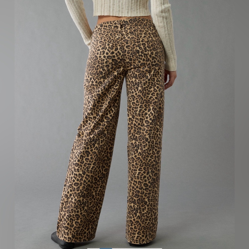 AE Stretch Leopard Low-Rise Baggy Wide-Leg Pants - Picture 2 of 4